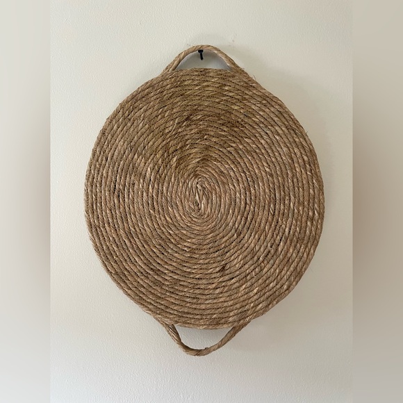 Round Woven Basket with Handles - Picture 9 of 9